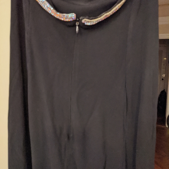 Dress - Picture 3 of 8